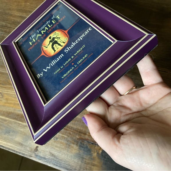 Hamlet Framed Vintage 1958 Book Cover Art - The Tragedy of Hamlet - Picture 10 of 11